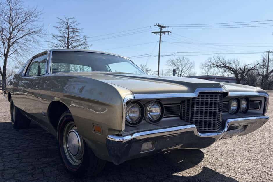 1971 Ford LTD sold for $8,900