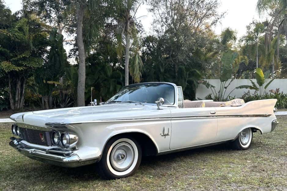 1961 Chrysler Imperial sold for $60,000