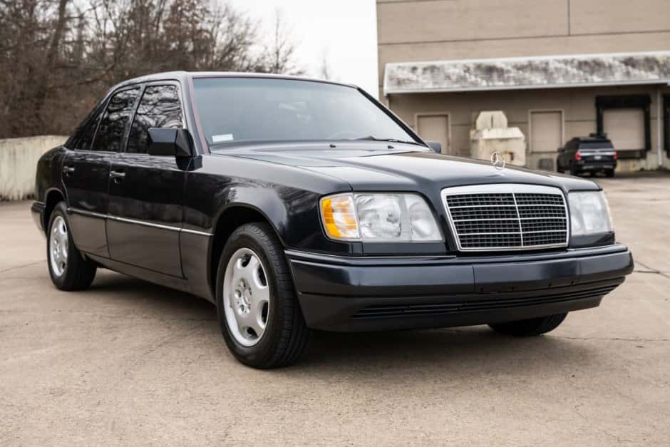 1995 Mercedes-Benz W124 E-Class sold for $32,500