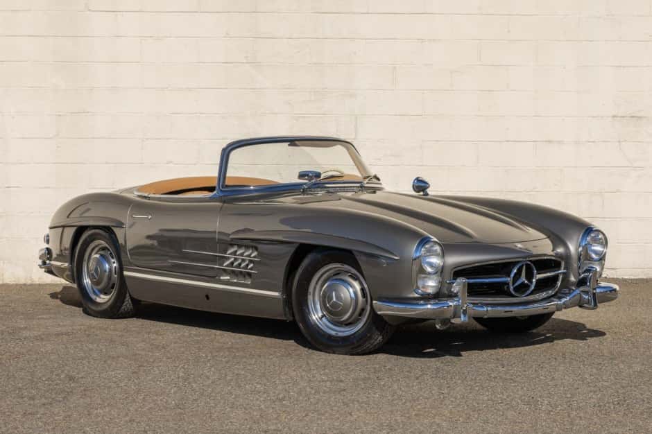 1960 Mercedes-Benz 300SL Gullwing & Roadster sold for $1,201,000