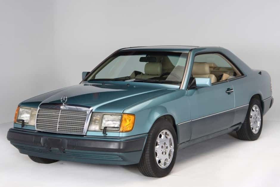 1992 Mercedes-Benz W124 E-Class sold for $13,111