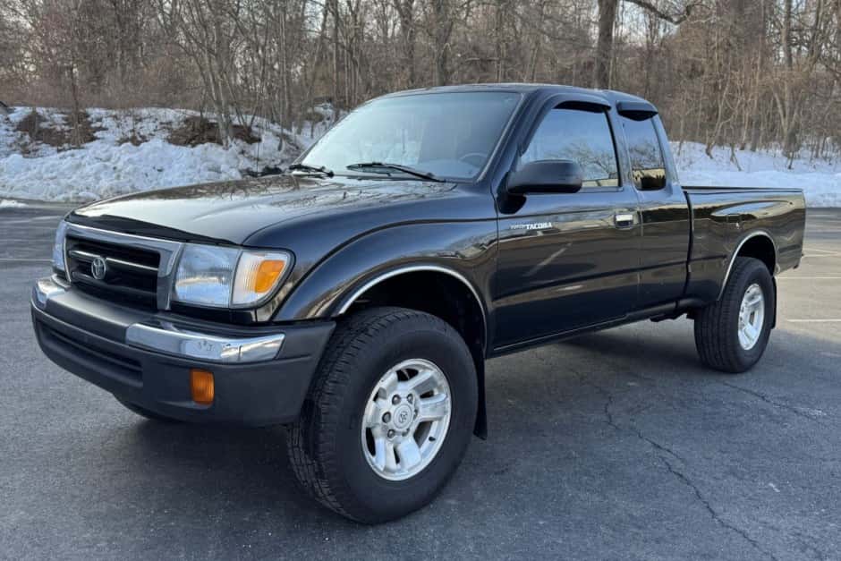 2000 Toyota Tacoma (N1X0 1995-2005) sold for $23,750