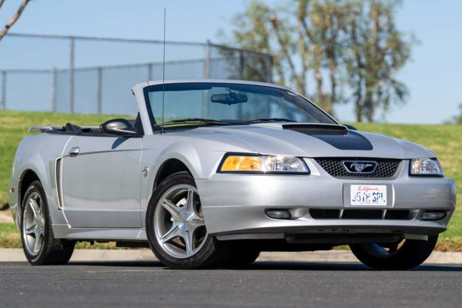 1999 Ford Mustang SN95 1994-2004 sold for $13,800