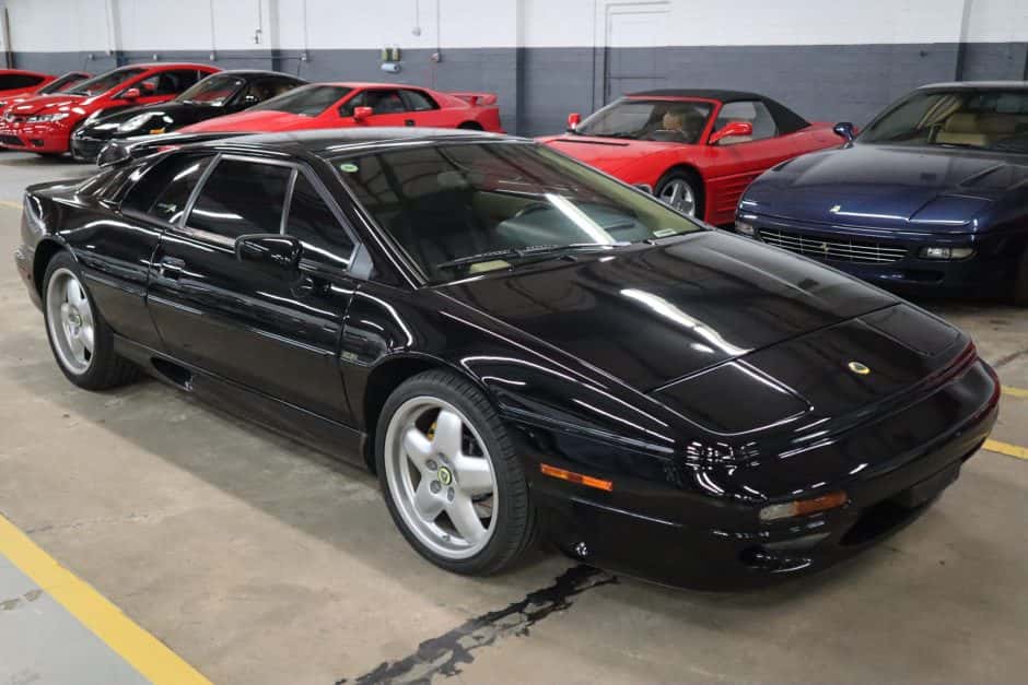 1994 Lotus Esprit sold for $30,500