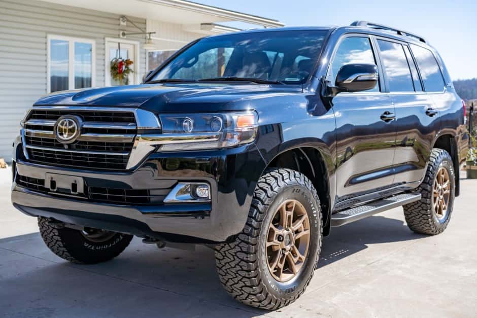 2020 Toyota Land Cruiser 200-Series sold for $137,500