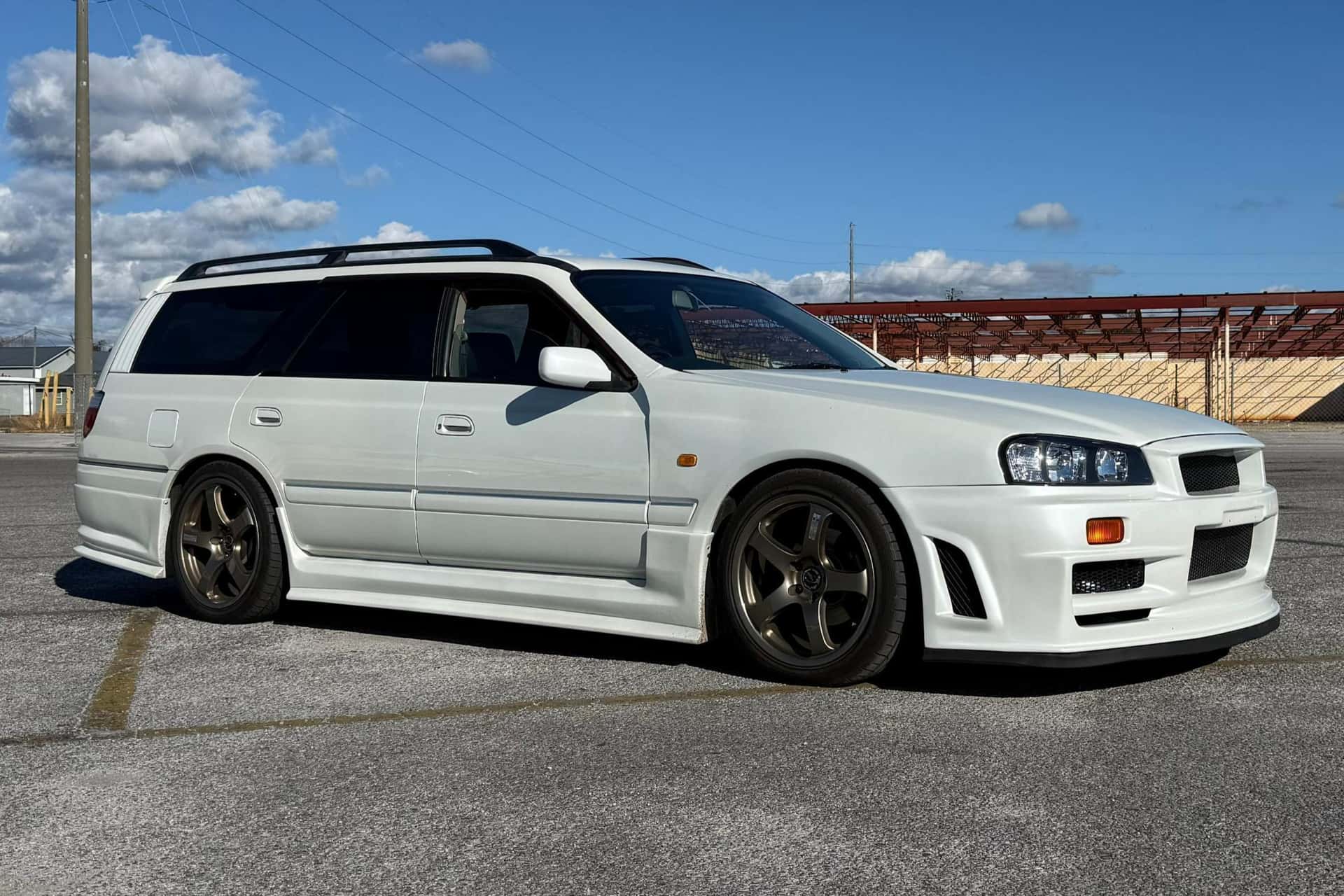 2000 Nissan Stagea sold for $23,500