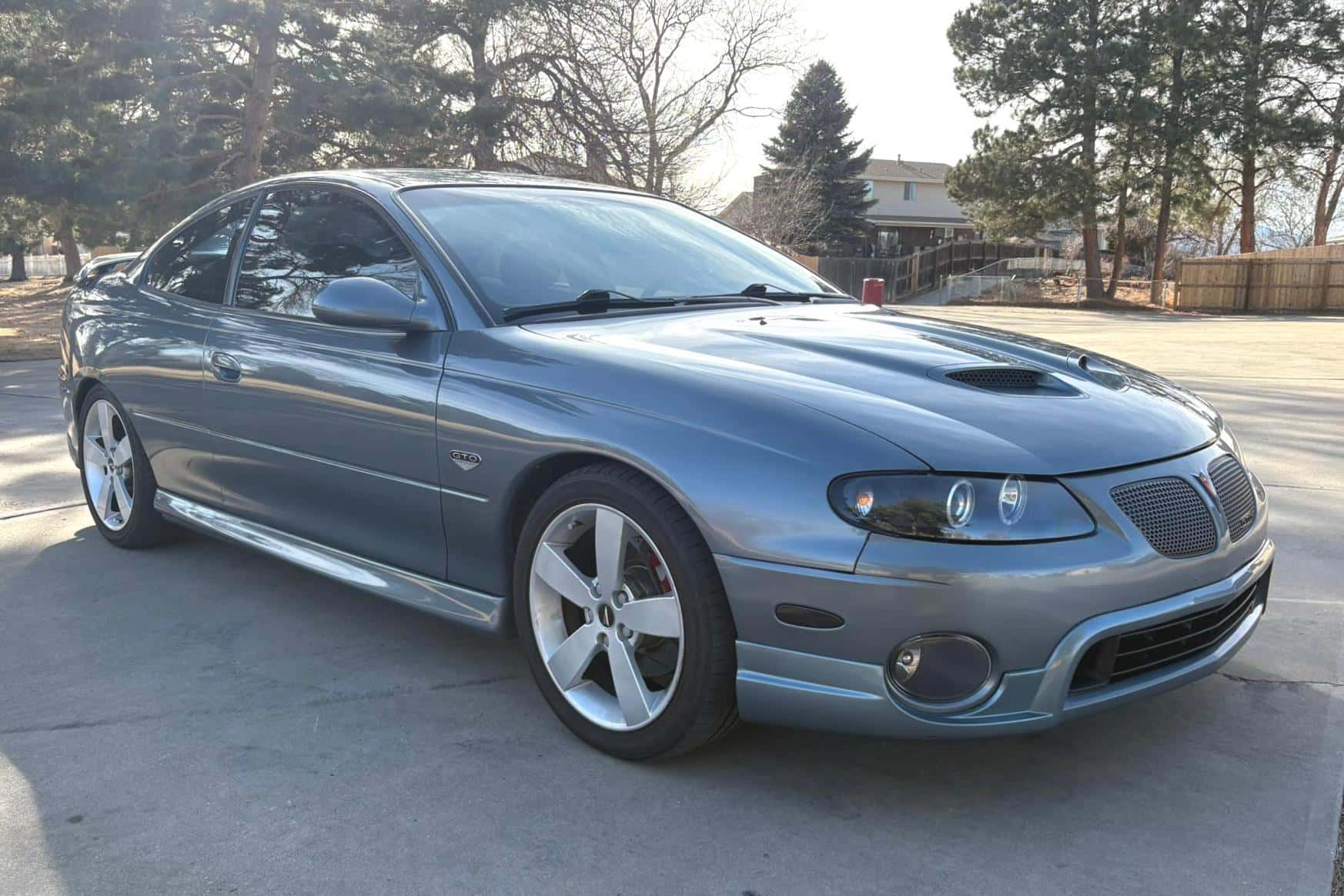 2005 Pontiac GTO sold for $15,251