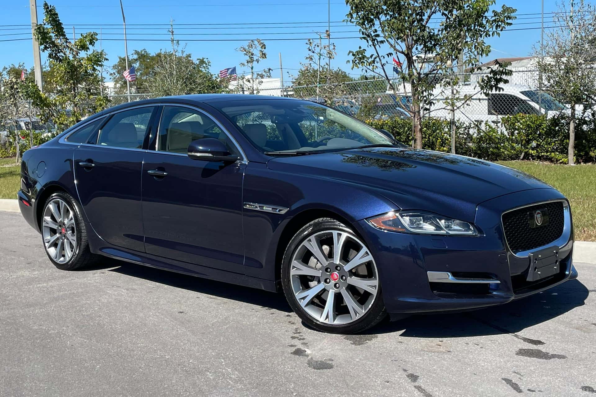 2017 Jaguar XJ sold for $14,700