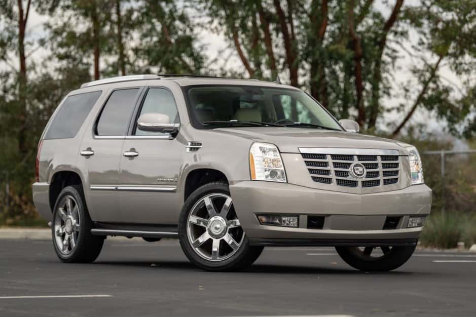 2007 Cadillac Escalade & EXT GMT900 (2007-2014) sold for $20,000