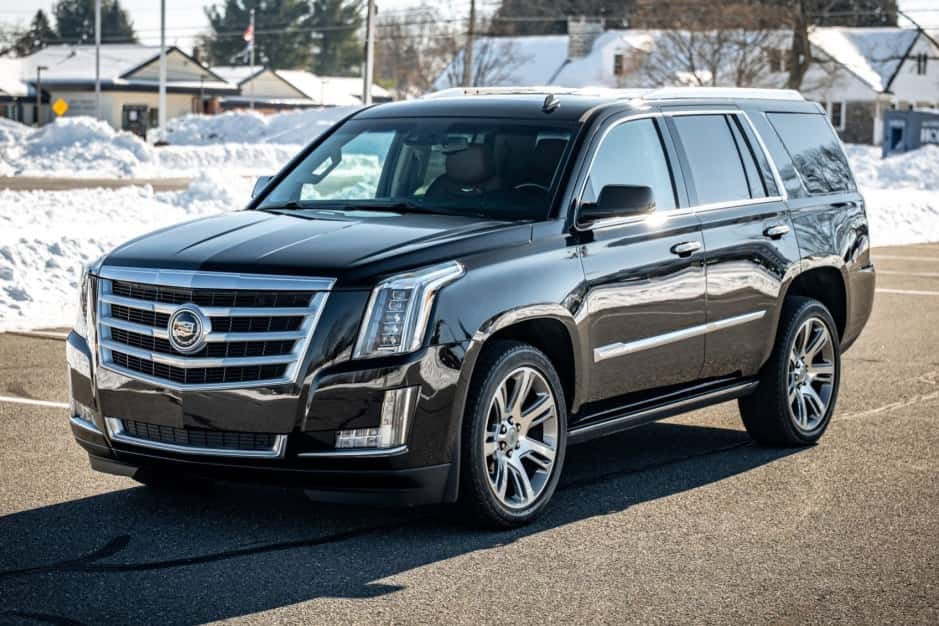 2015 Cadillac Escalade K2XL (2015-2020) sold for $33,500