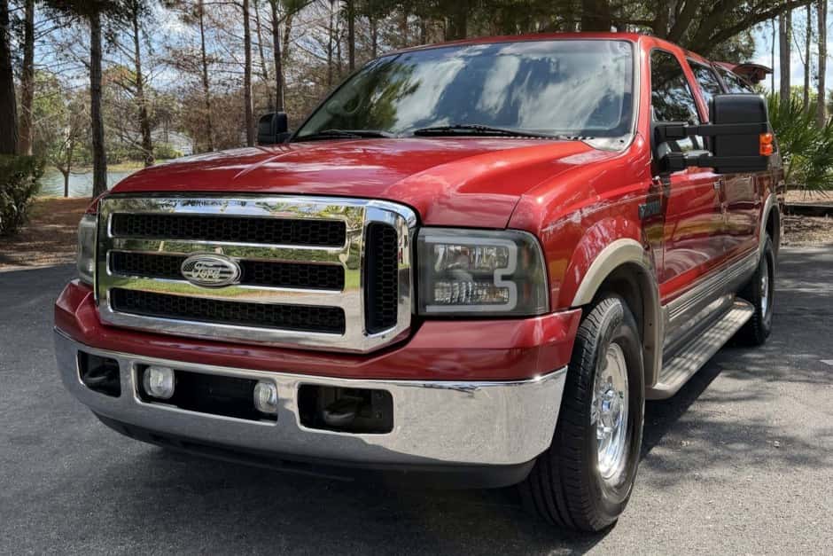 2001 Ford Excursion sold for $25,250