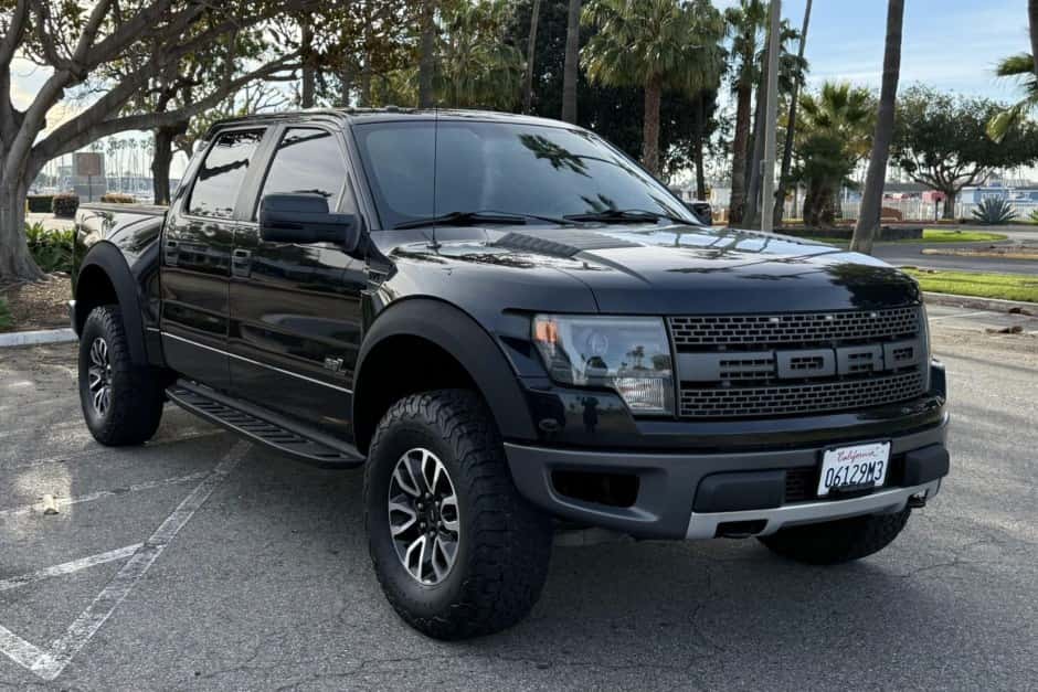 2013 Ford F-150 Raptor sold for $32,000