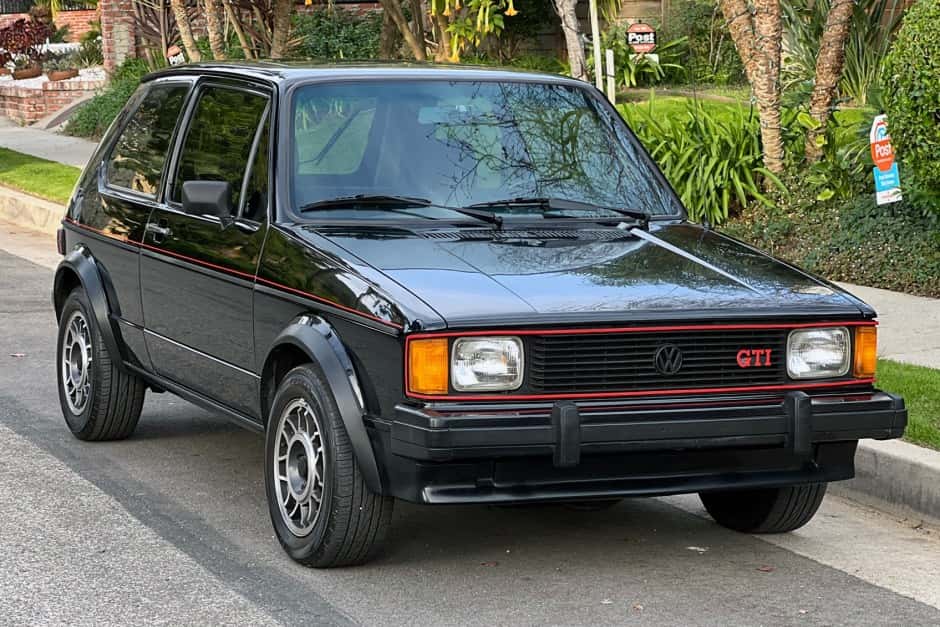 1984 Volkswagen GTI Mk2 sold for $11,500