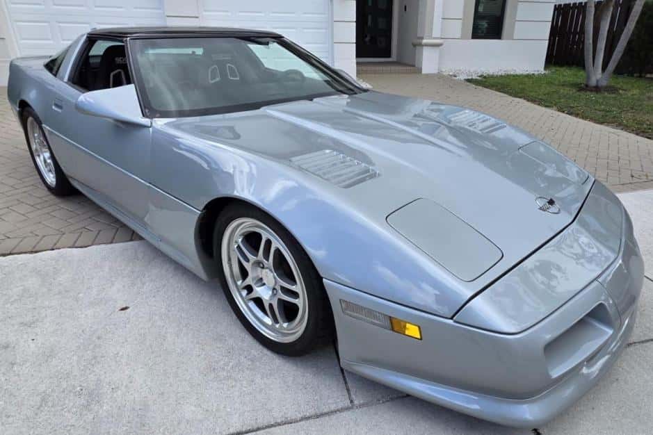 1985 Chevrolet Corvette C4 Coupe (1984-1991) sold for $25,500