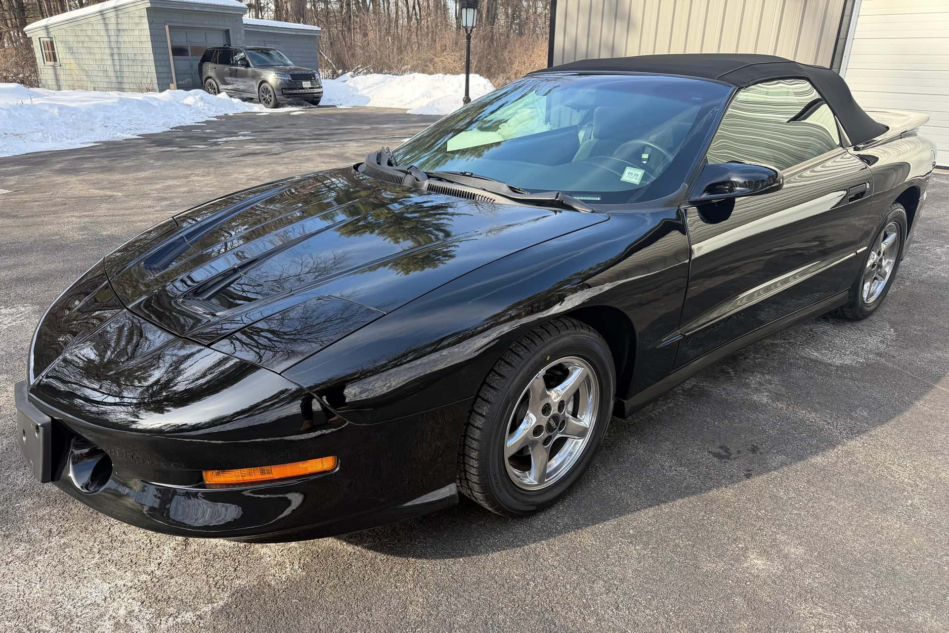 1995 Pontiac Firebird sold for $14,205
