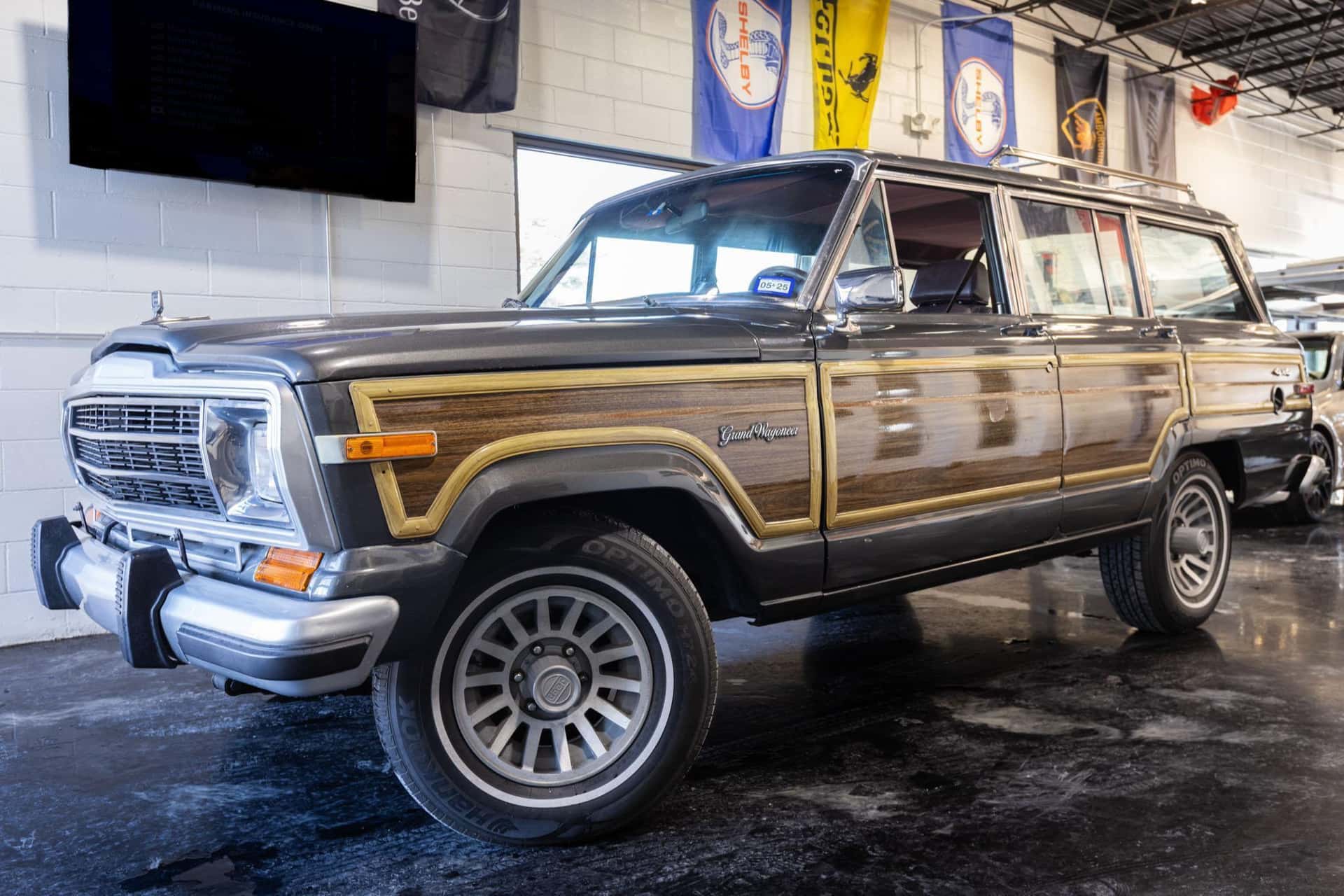 1988 Jeep Grand Wagoneer sold for $25,500