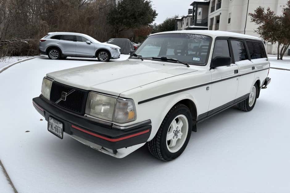 1992 Volvo 240 sold for $6,400