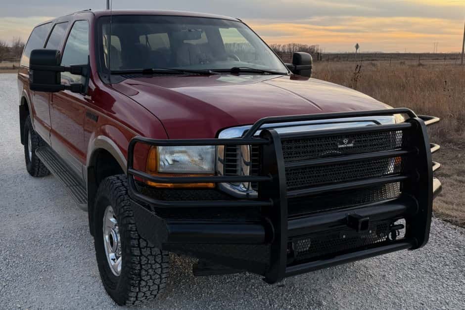 2001 Ford Excursion sold for $15,500