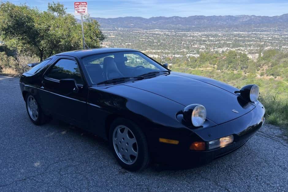 1990 Porsche 928 sold for $25,500