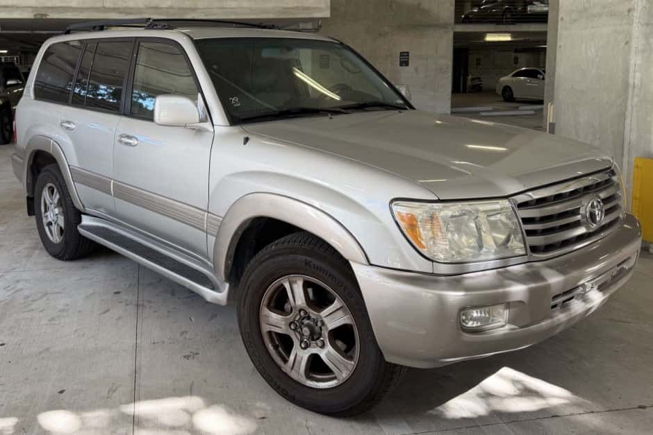 2006 Toyota Land Cruiser 100-Series sold for $15,500