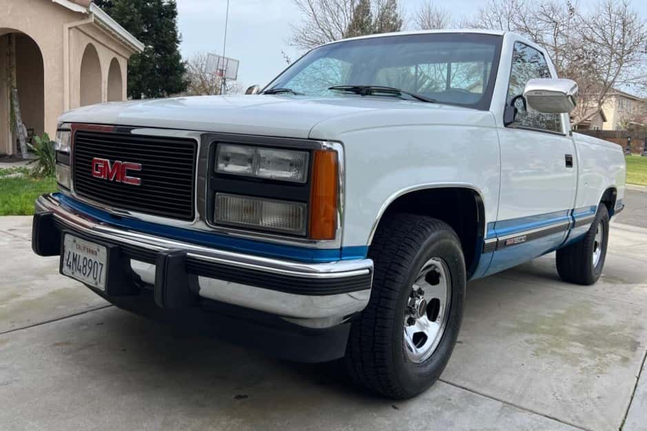 1992 GMC Sierra (GMT400 1988-2002) sold for $28,500