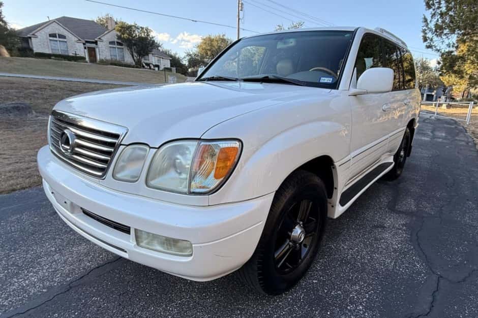 2006 Lexus LX470 sold for $16,000
