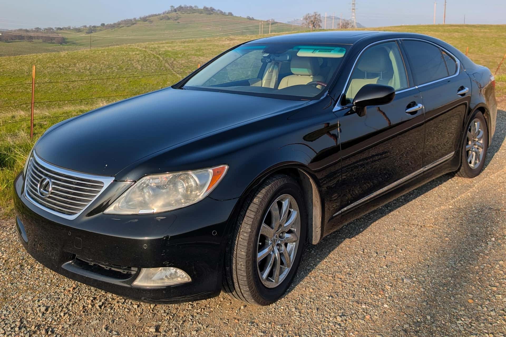 2007 Lexus LS sold for $4,655