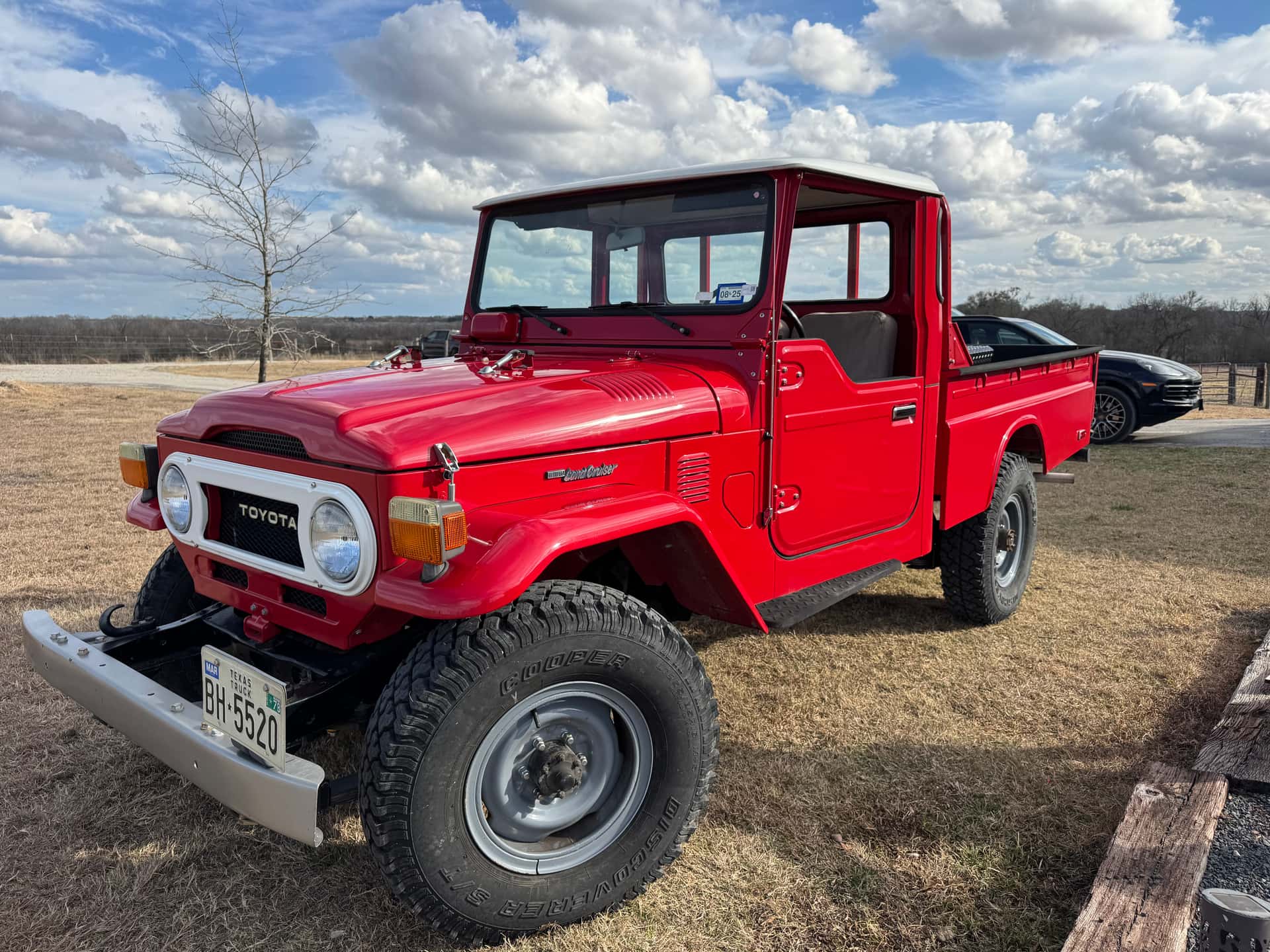 1978 Toyota Land Cruiser FJ45 sold for $18,600