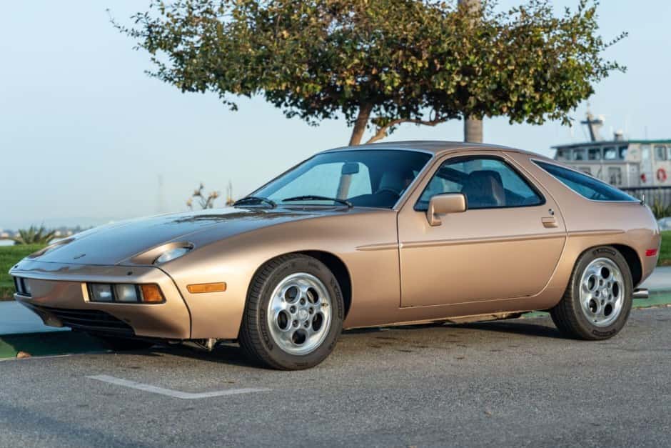 1980 Porsche 928 sold for $8,250