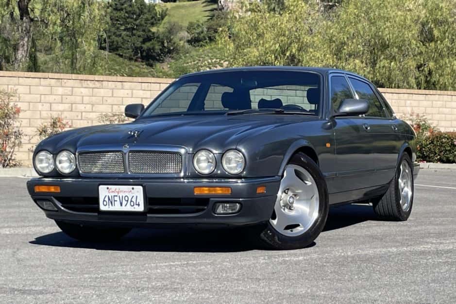 1996 Jaguar X306 XJR (1995-1997) sold for $5,300