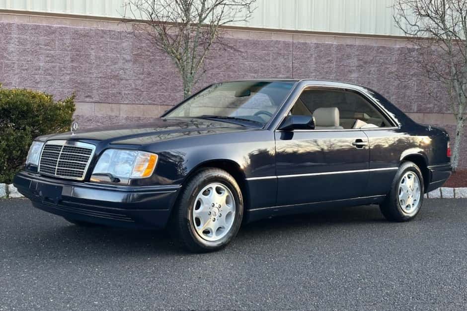 1995 Mercedes-Benz W124 E-Class sold for $43,500