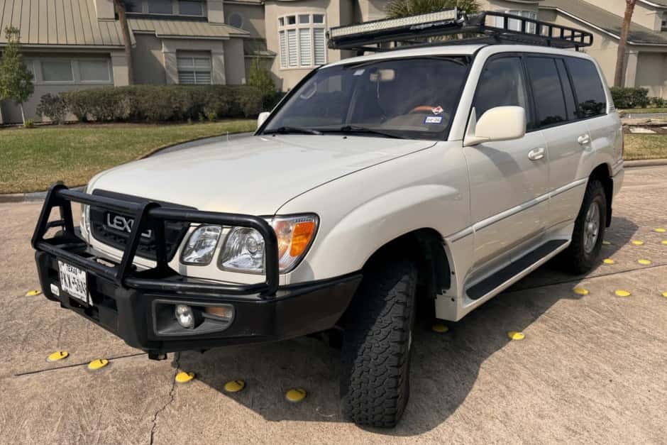 1998 Lexus LX470 sold for $10,500