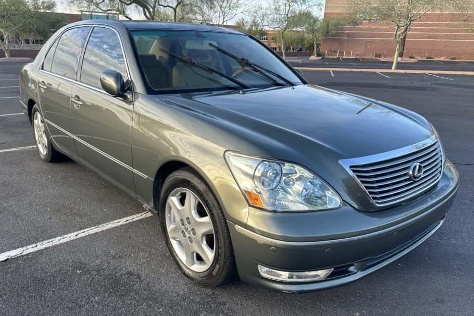 2004 Lexus LS Sedan sold for $6,700