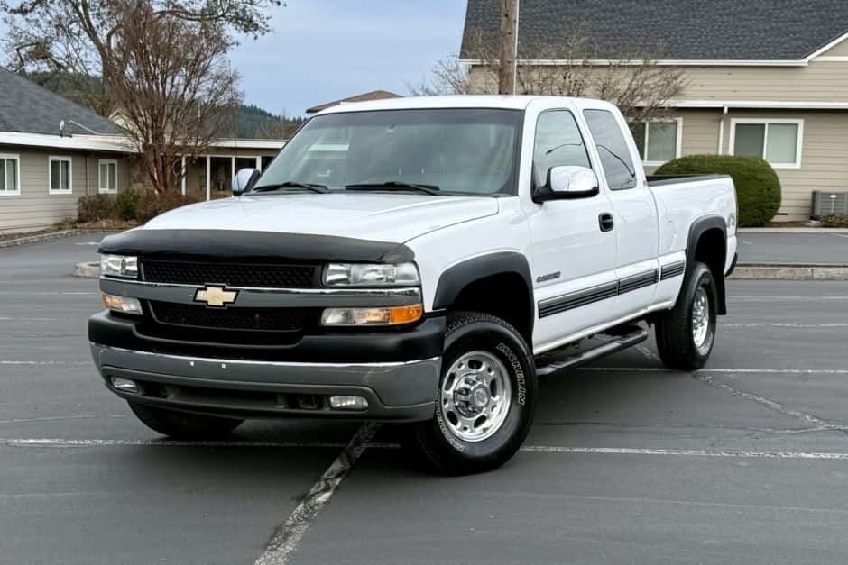 2002 Chevrolet Silverado GMT800 Heavy Duty (2000-2007) sold for $15,526