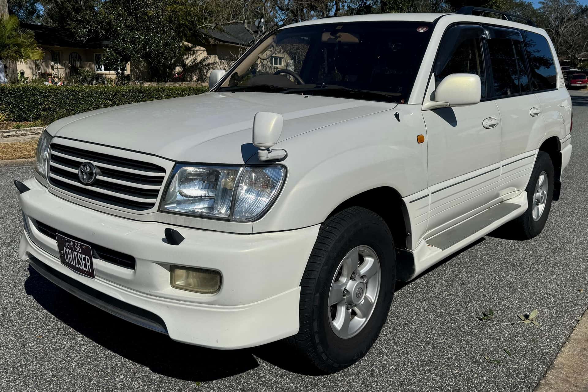 1998 Toyota Land Cruiser sold for $9,600
