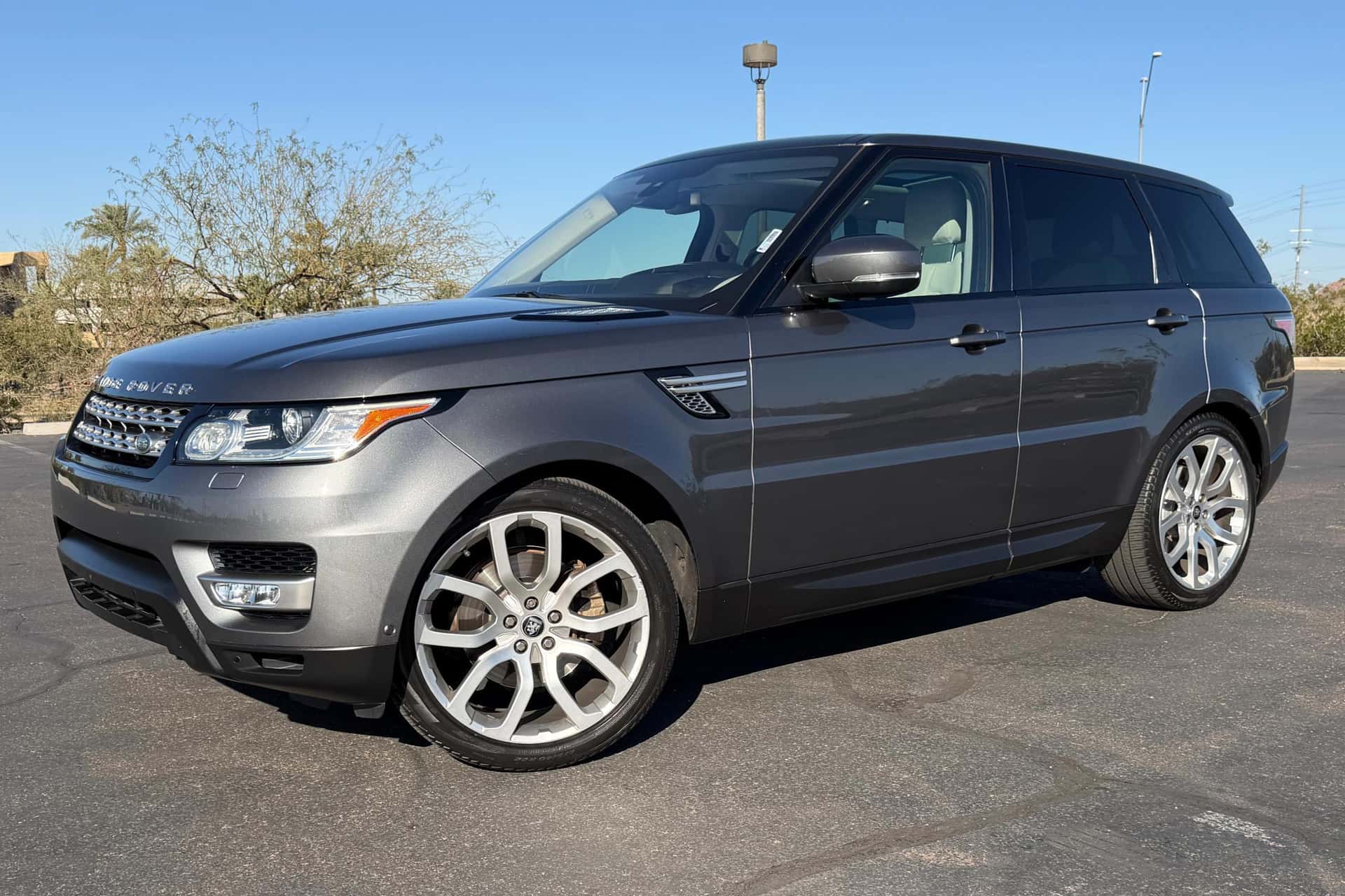2016 Land Rover Range Rover Sport sold for $15,500