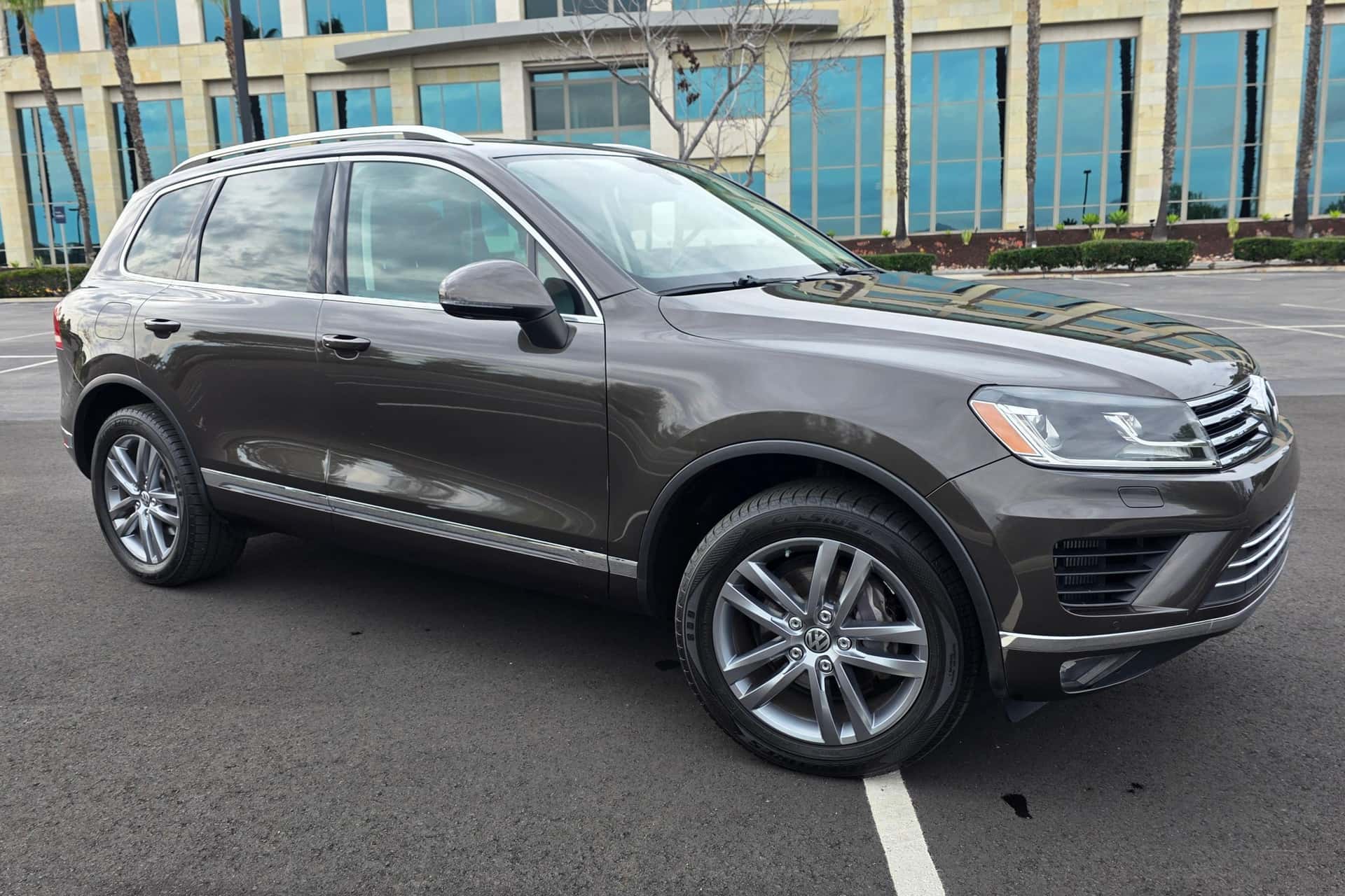 2015 Volkswagen Touareg sold for $22,250