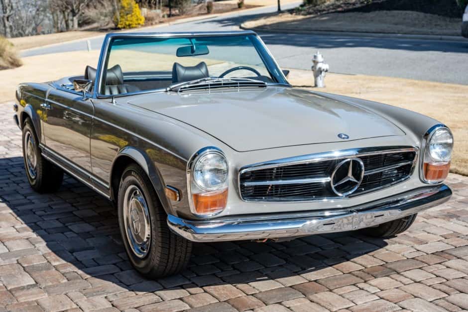 1971 Mercedes-Benz W113 SL sold for $138,000