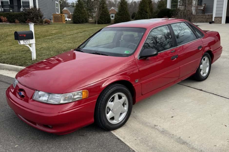 1992 Ford Taurus SHO sold for $18,750