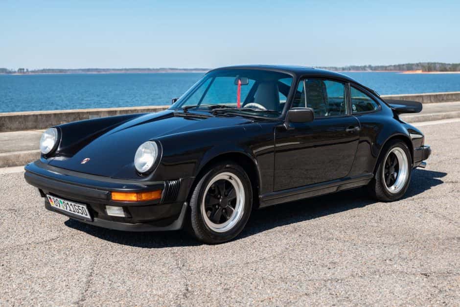 1989 Porsche 911 Carrera 3.2 sold for $99,100