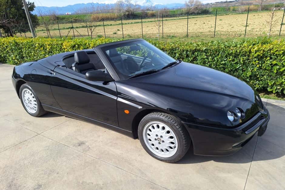 1999 Alfa Romeo GTV & Spider (Type 916) sold for €1,200