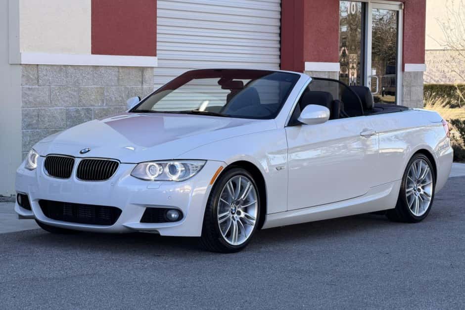 2013 BMW E92/E93 3-Series Coupe & Convertible sold for $21,000