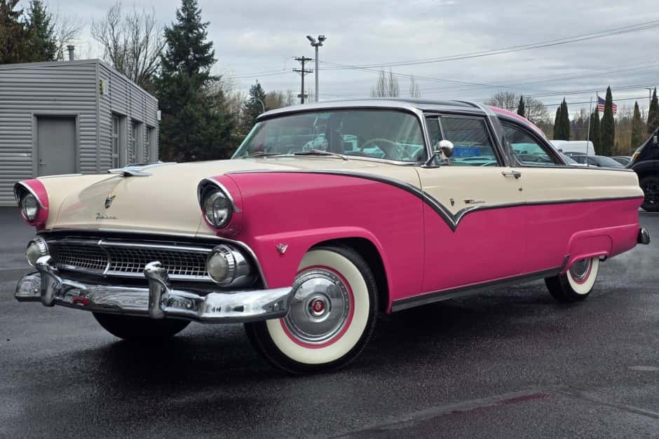 1955 Ford Crown Victoria sold for $25,055
