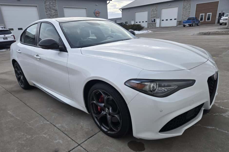 2019 Alfa Romeo 952 Series Giulia sold for $16,100