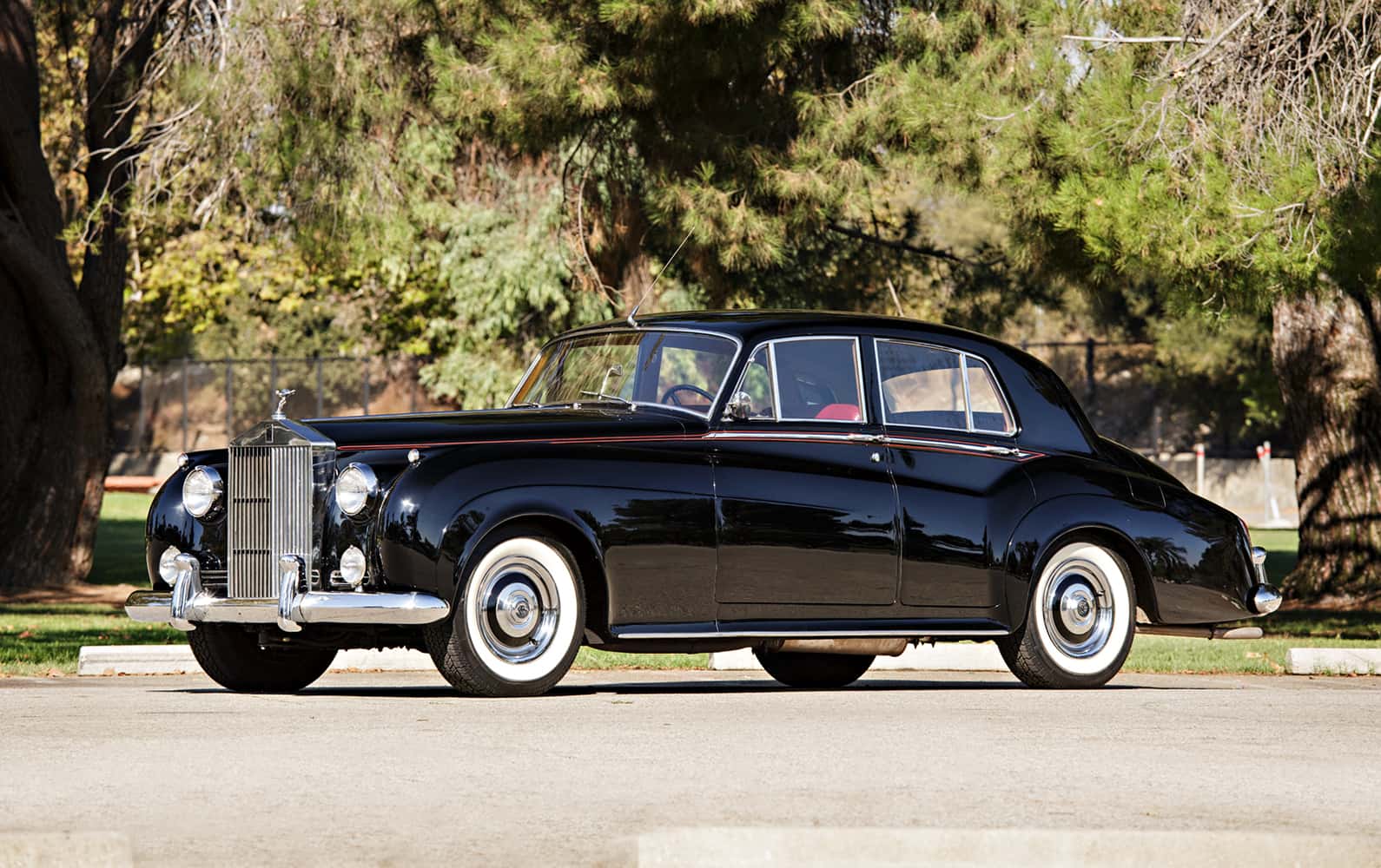 1959 Rolls-Royce Silver Cloud I Saloon  sold for $31,900