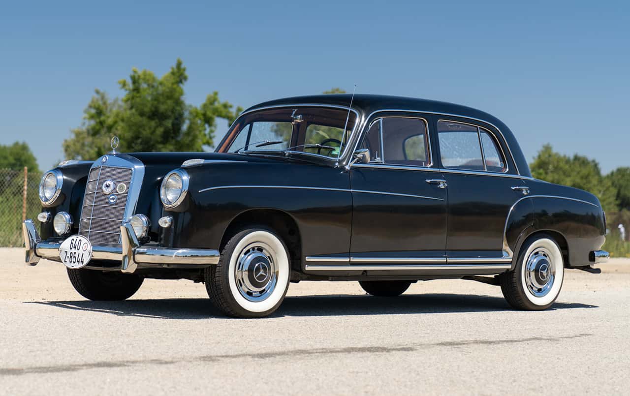 1959 Mercedes-Benz 220 S Sedan sold for $27,500