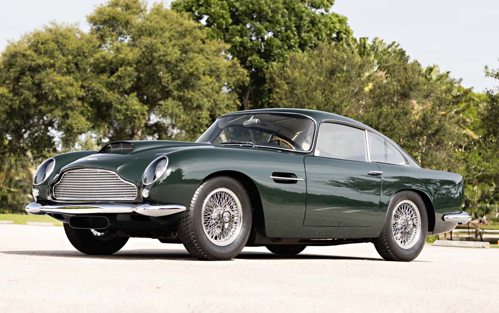 1961 Aston Martin DB4 GT sold for $3,305,000