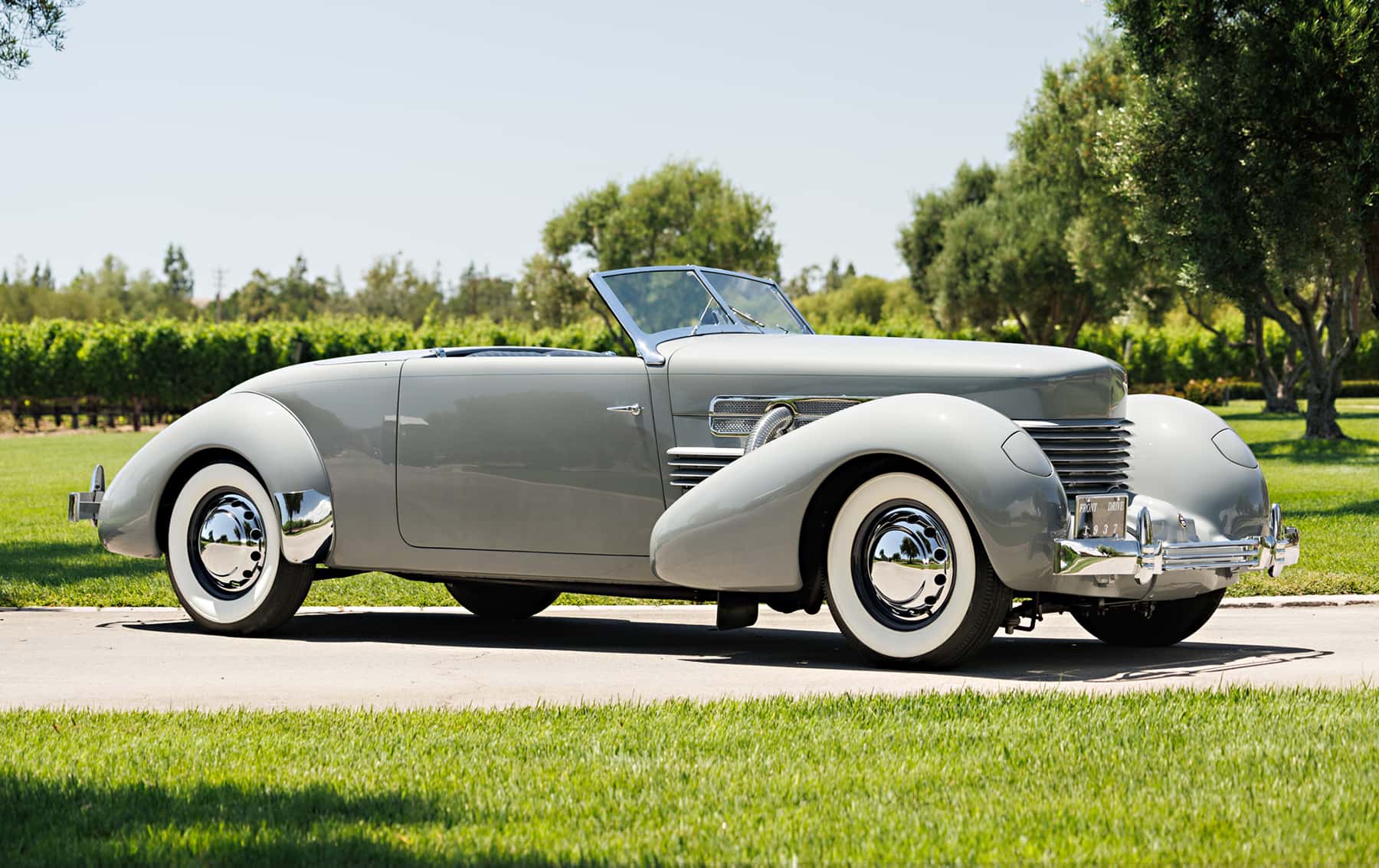 1937 Cord 812 S/C Cabriolet 'Sportsman' sold for $467,000