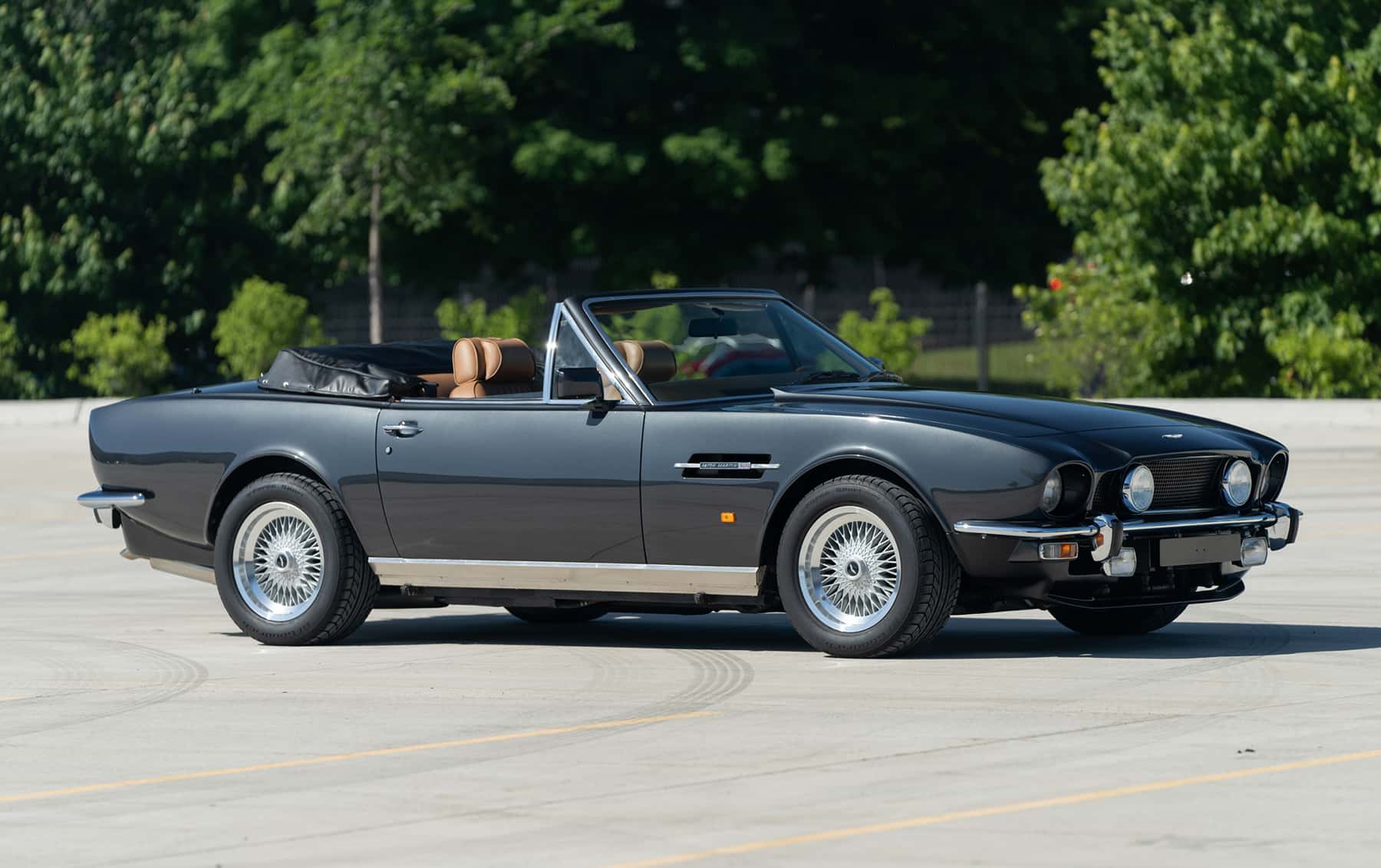 1988 Aston Martin V8 Volante sold for $461,500
