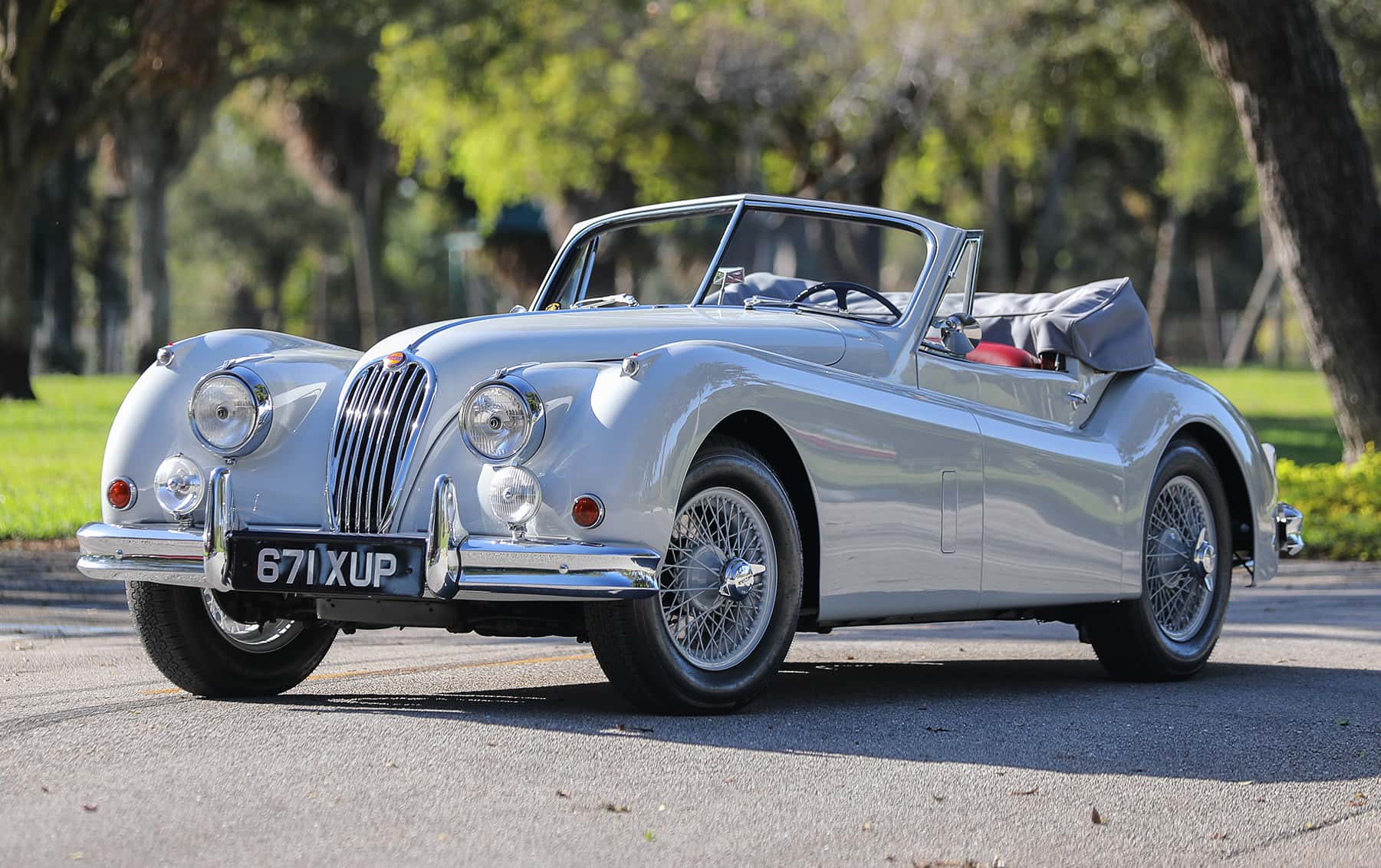 1955 Jaguar XK140 SE Drophead Coupe sold for $159,600
